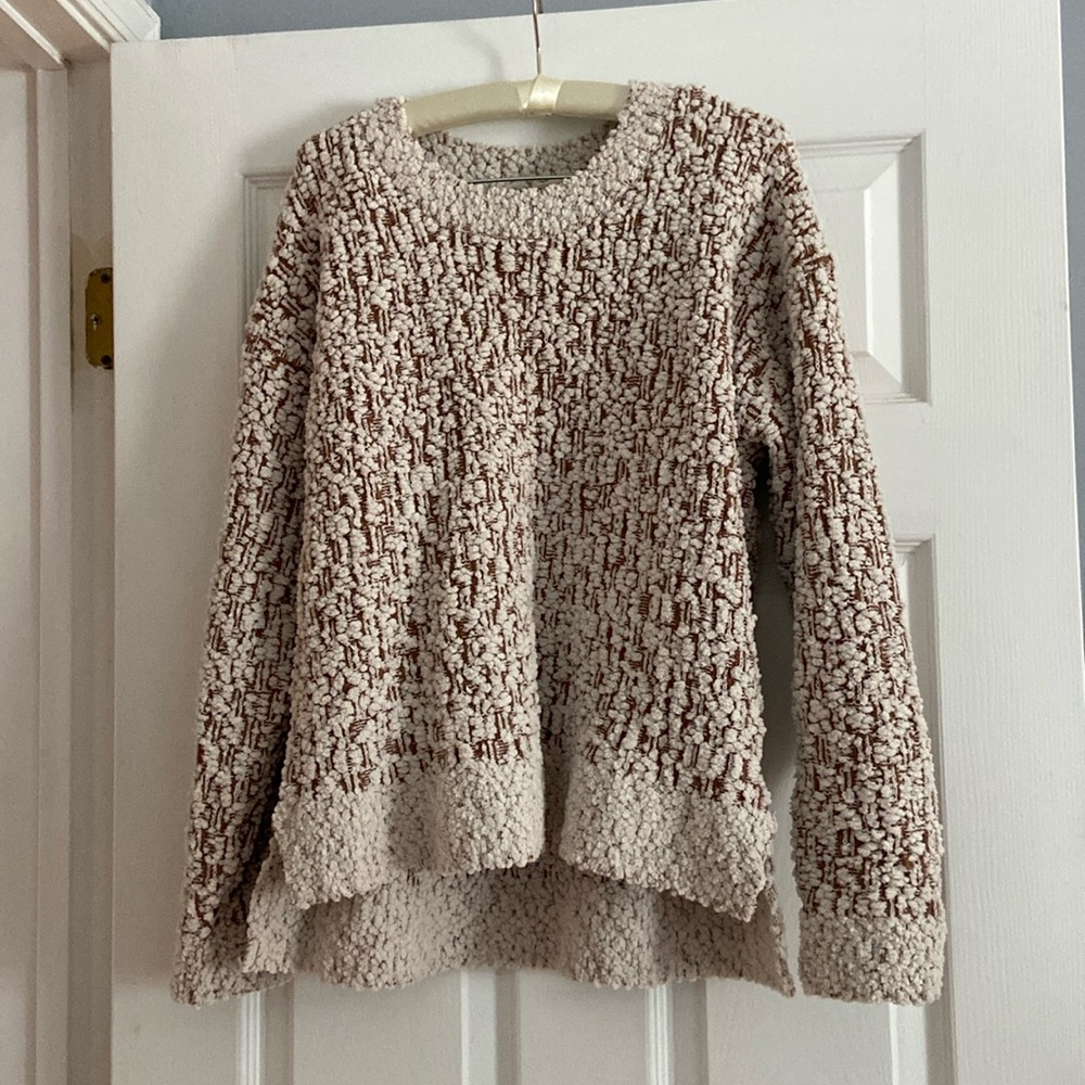 Babeau NWT soft knit drop hem top size Large